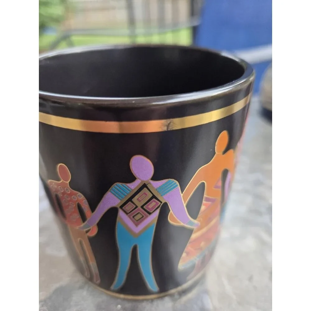 Vintage LAUREL BURCH Familia del Mundo‎ Coffee Mug Cup 1988
